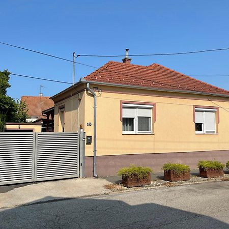 Appartamento Relax Zalaegerszeg Esterno foto